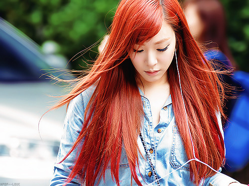 [PICS/GIFS][Update]Topic update red hair of TIFFANY Tumblr_m4bv1tIIUM1r1cp3so1_500