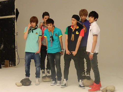 [25.05.12] BTS du photoshoot pour Ceci "Amazing Boys" Tumblr_m4kltp8vup1rqzcrdo1_500