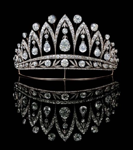 Royal Jewelry & Tiaras / Fabergé Eggs / The Royals - Pagina 4 Tumblr_m4p0ccFIYm1r6jme9o1_500