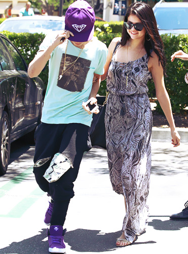 Justin Bieber and Selena Gomez - Page 35 Tumblr_m4pzxf64eq1qc4w9no1_400