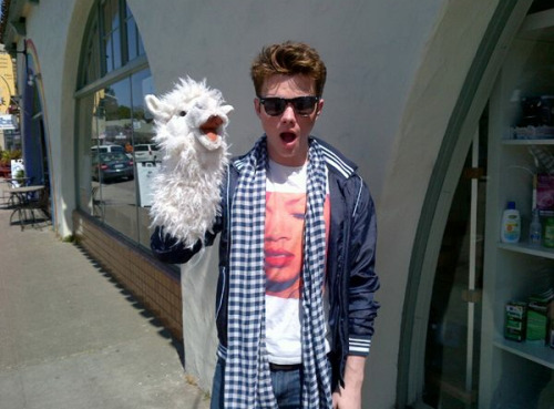 #Tweet Pic - "El nuevo amigo de Chris Colfer" Tumblr_m4r951TWW01qe476yo2_500