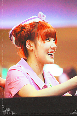 [FANYISM] [VER 3] Eye Smile(¯`'•.¸ Hoàng Mĩ Anh ¸.•'´¯) HAPPY BIRTHDAY ♫ ♪ ♥ Tiffany Hwang ♫ ♪ ♥ Ngơ House - Page 2 Tumblr_m4vtv1sdRD1rwb614o1_250