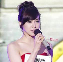 [FANYISM] [VER 5] Eye Smile(¯`'•.¸ Hoàng Mĩ Anh ¸.•'´¯) ♫ ♪ ♥ Tiffany Hwang ♫ ♪ ♥ Ngơ House - Page 15 Tumblr_m55pxfMpLw1rpv26ho2_250