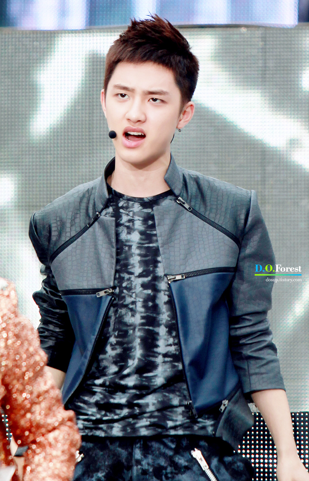 120608 D.O @ Music bank Tumblr_m5bymfQUf21rski6ho1_1280