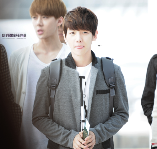 [OTHER] Baek Hyun @ Incheon Airport Tumblr_m5c53uB8yY1qg9zoro1_500