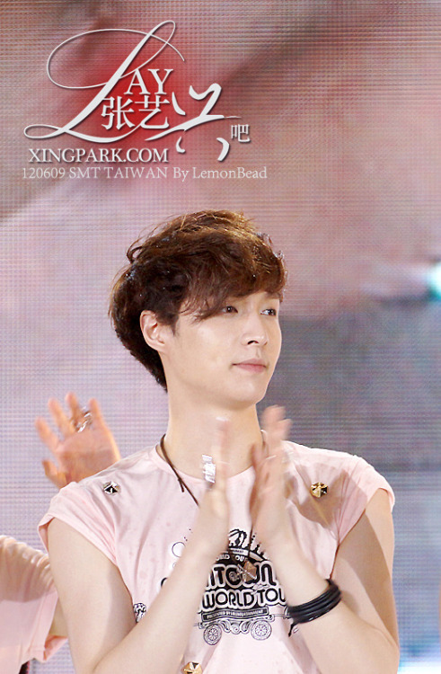 [OFFICIAL] LAY @ SMTOWN IN TAIWAN Tumblr_m5gb5r1zlo1rvwgo4o1_500