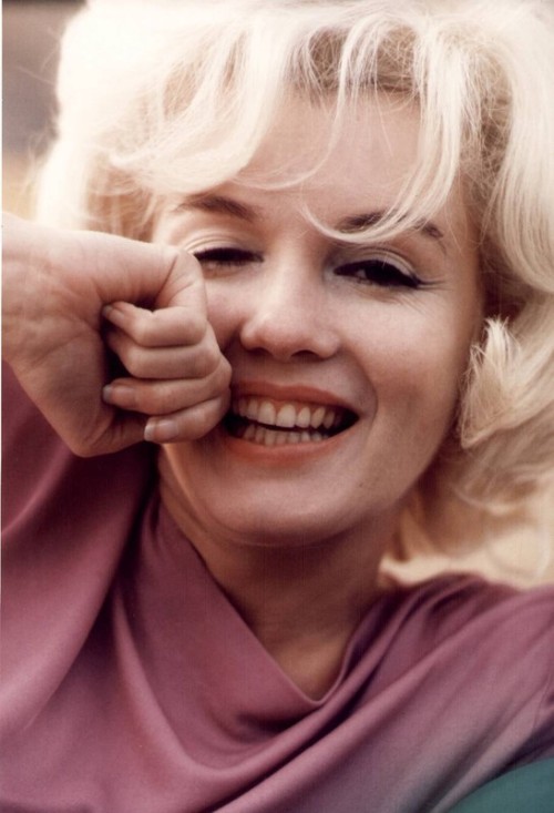 Marilyn Monroe - Page 15 Tumblr_m5jy14cvy41rq7yhco1_500