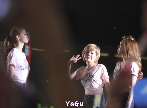 [PICS/GIFS] Hình ảnh SNSD liên quan đến corrent " SMTown in TaiWan 2012 "  Tumblr_m5l4ad5WiR1qgx23ro1_500