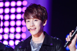 [PERF] Baek Hyun @ KBS Cheongju Happy Concert Tumblr_m5lxpum59H1rwf07eo4_250