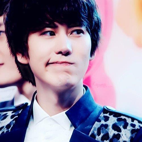 صور kyuhyun  اهداء الى المدير MAKUBEX Tumblr_m5ouxnggxn1rpxct2o2_500