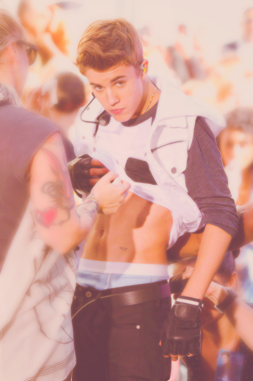 Justin Bieber. Tumblr_m5p69nTldD1r2udc6o1_500