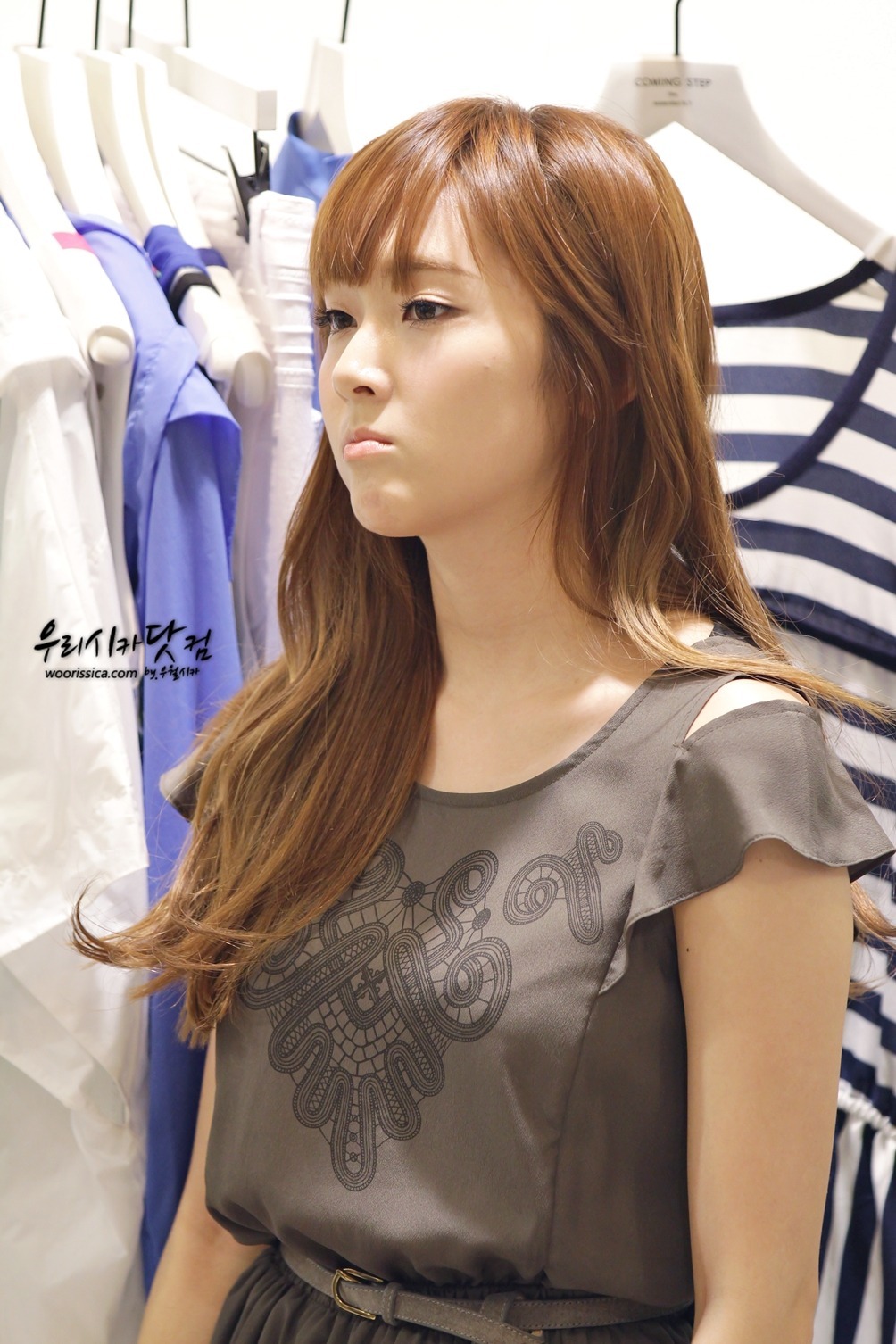 [PIC][15-06-2012]Jessica ghé thăm cửa hàng "COMING STEP" tại Gangnam vào trưa nay - Page 5 Tumblr_m5rthpTI701qitdj1o3_1280