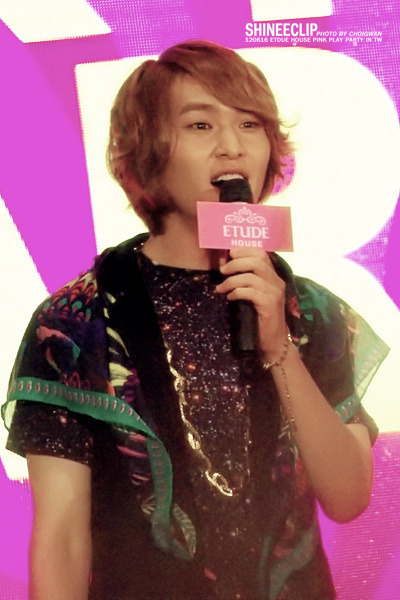 120616 Onew @ Etude Tumblr_m5szcwVFUy1r8fs1io2_400