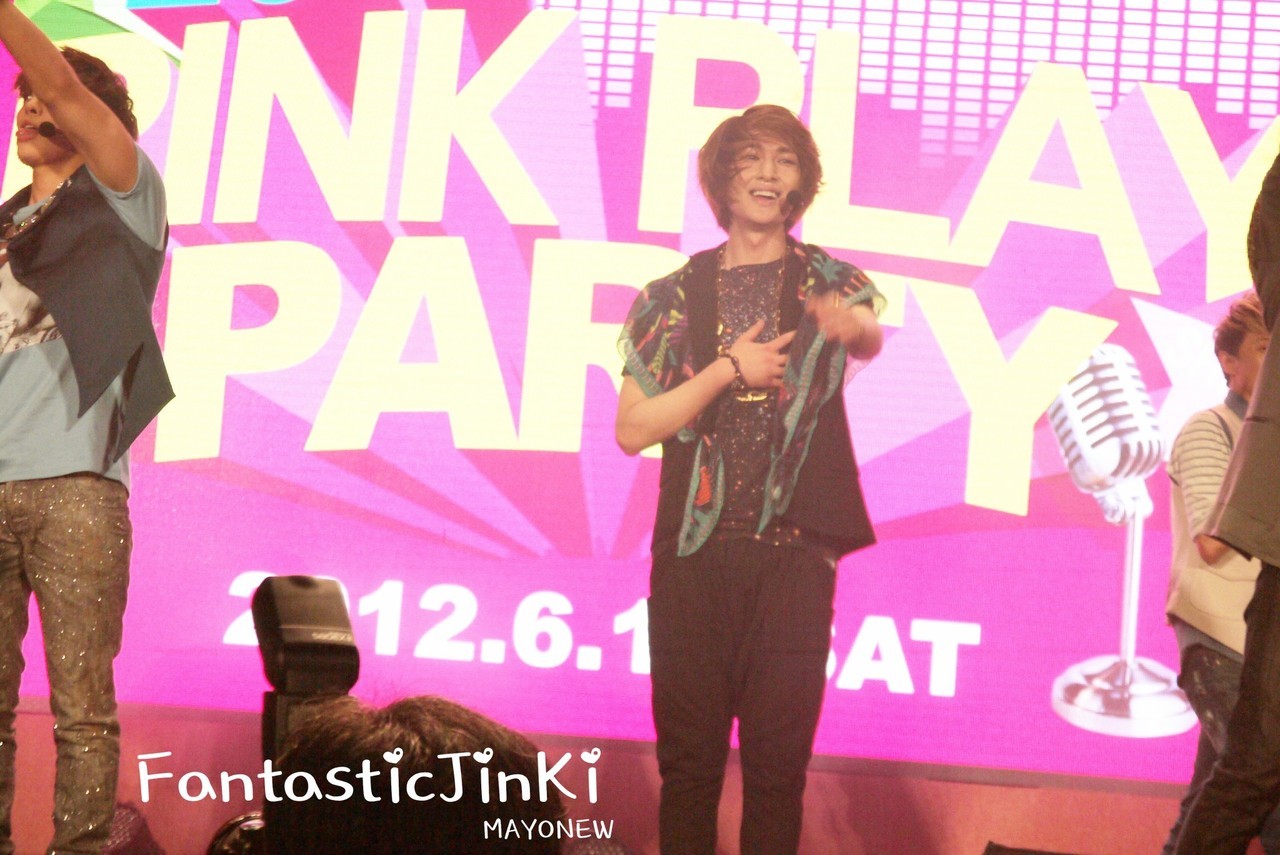 120616 Onew @ Etude Tumblr_m5x2nnHiNJ1r8fs1io1_1280