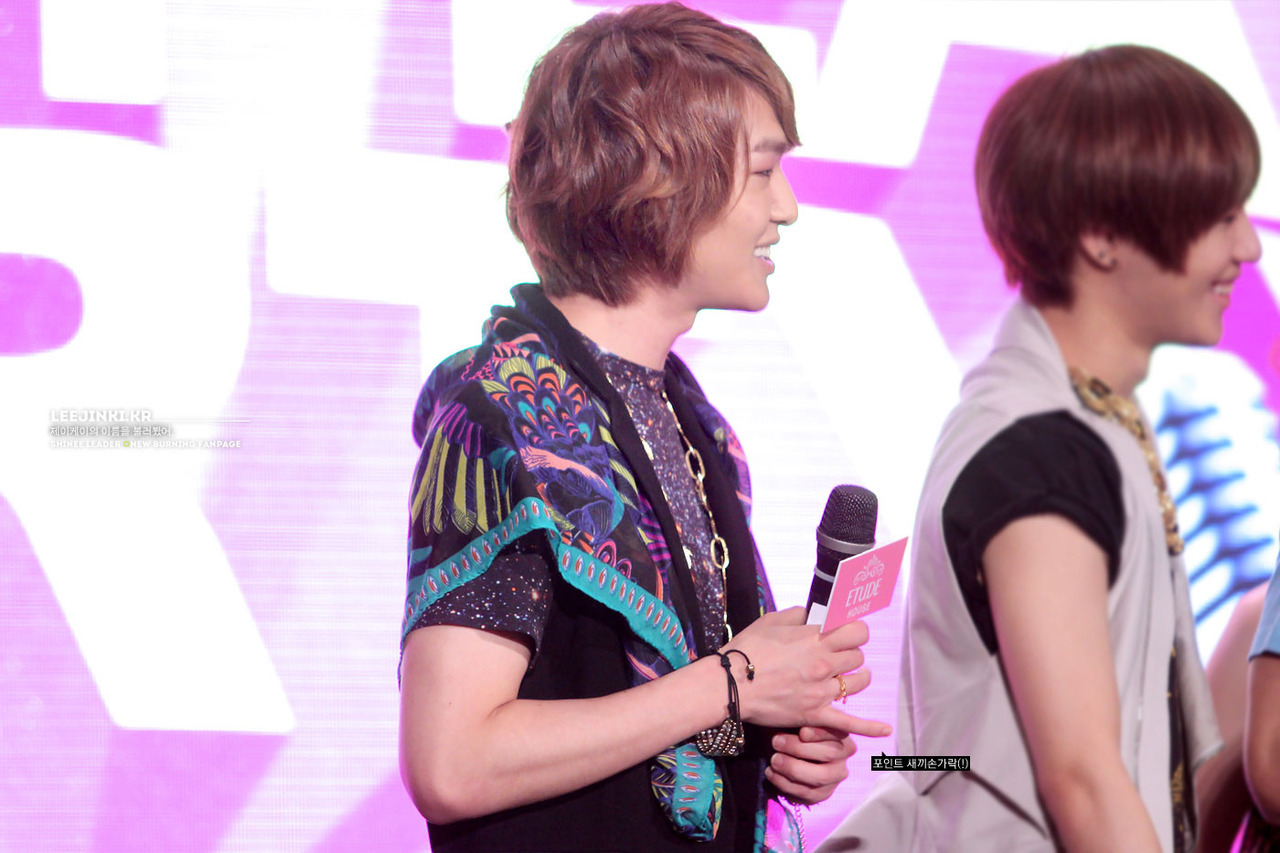 120616 Onew @ Etude Tumblr_m5x88vx3Pl1r8fs1io1_1280