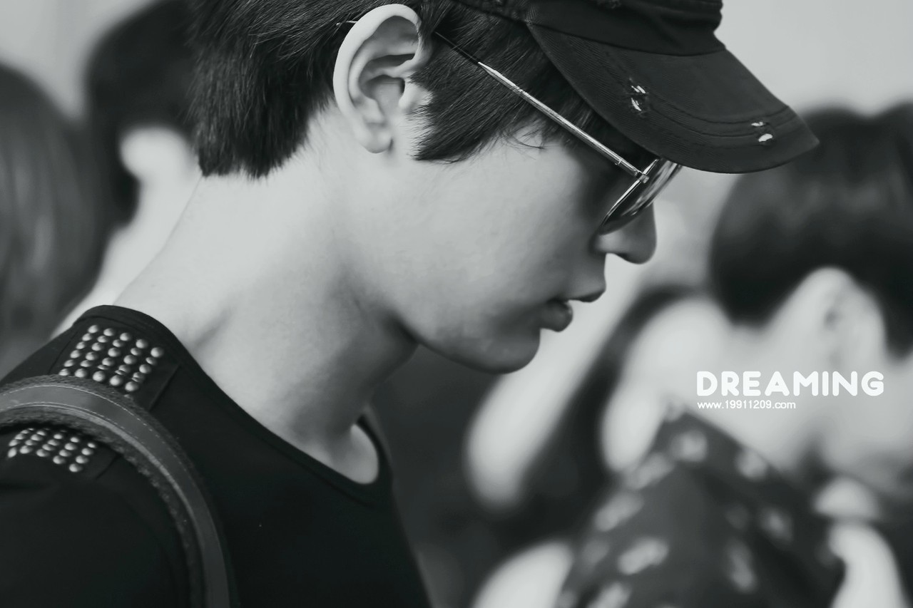 120622 Minho @ Gimpo Airport camino a Japón Tumblr_m67b7ekPwM1qdtvhxo1_1280