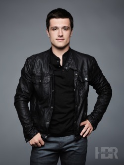 Entrevista a Josh C. Mellark [D12] Tumblr_m6pzwcRfSy1qeo1lvo1_250