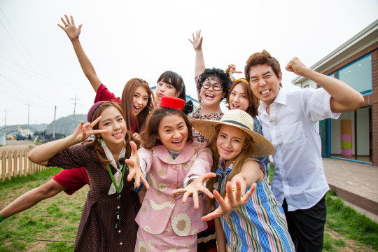 [PIC][21-07-2012]Hình ảnh mới từ chương trình "Invincible Youth 2" của HyoYeon và Sunny Tumblr_m78hpm1Xrj1qiknqko1_1280