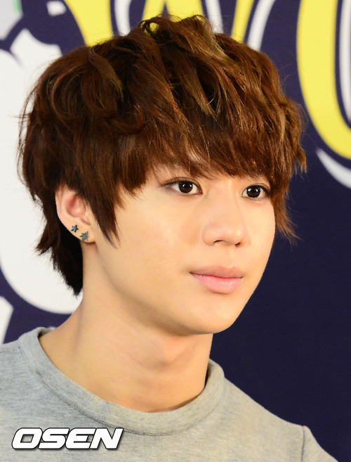 120722 Taemin @ Conferencia de Prensa de SWC II Tumblr_m7jujkkFwK1qdtvhxo2_500