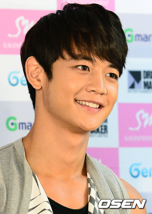 120722 Minho @ Conferencia de Prensa de SWC II Tumblr_m7jujkkFwK1qdtvhxo3_500