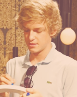 Cody Simpson.[2] - Page 11 Tumblr_m7o35v3DWQ1qjjh9ho3_250