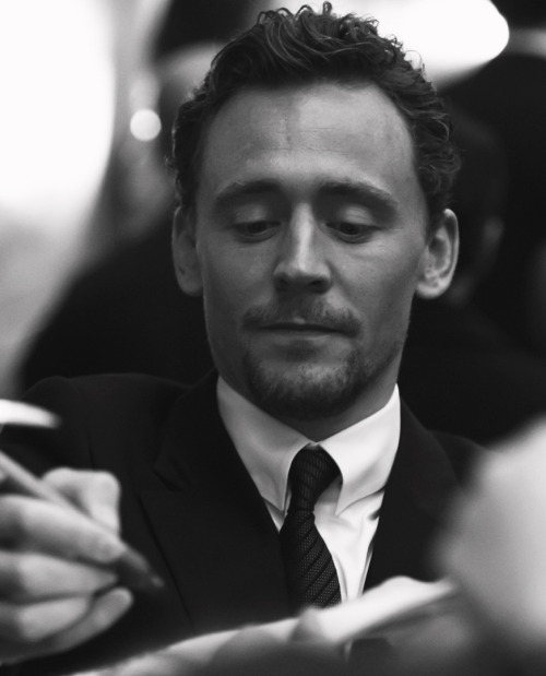 Tom Hiddleston Tumblr_m7qgk0NP381qi5jvqo1_500