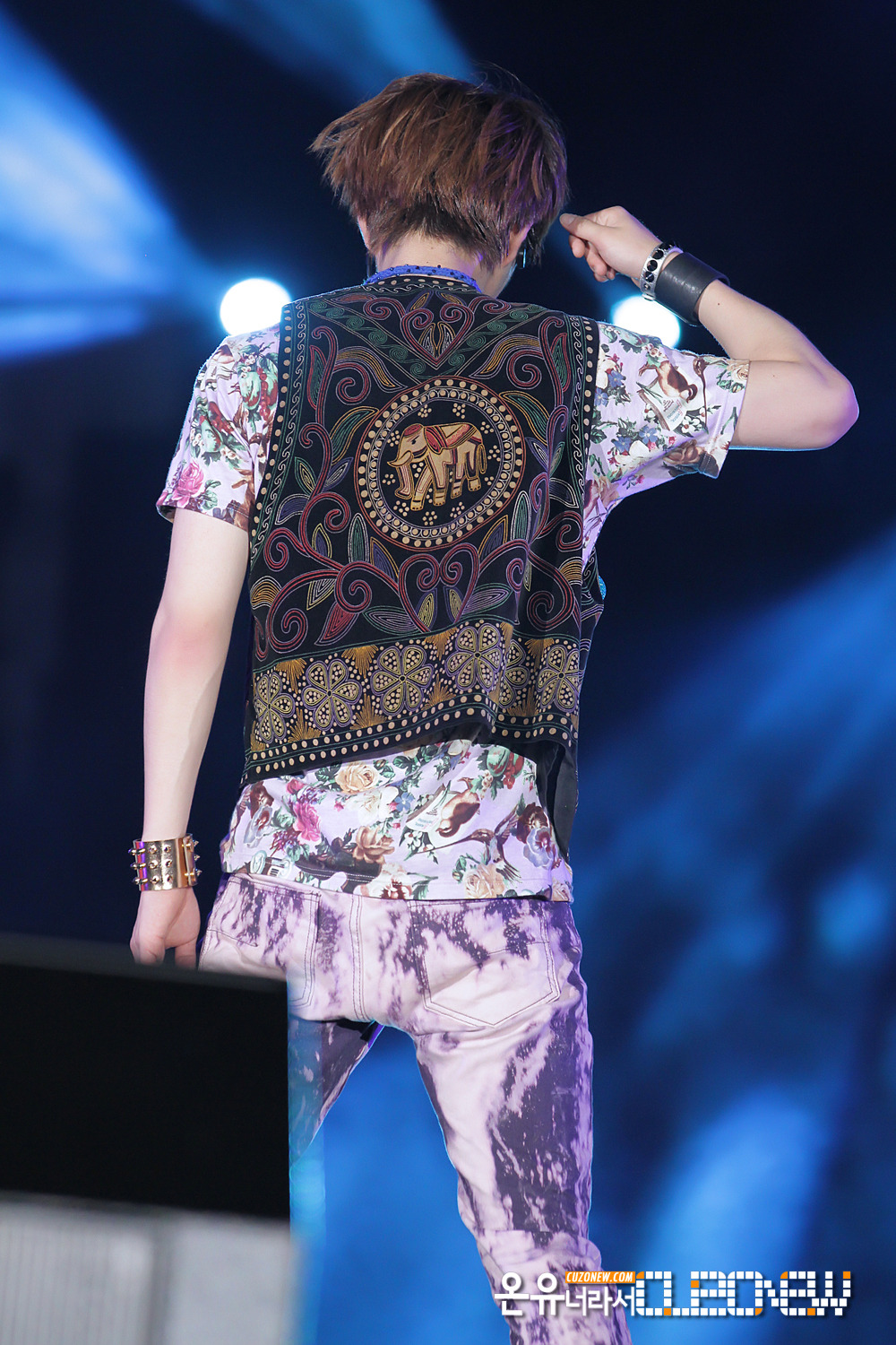 120727 Onew @ Yeosu Expo  Tumblr_m7z8k5OEcF1r8fs1io1_1280