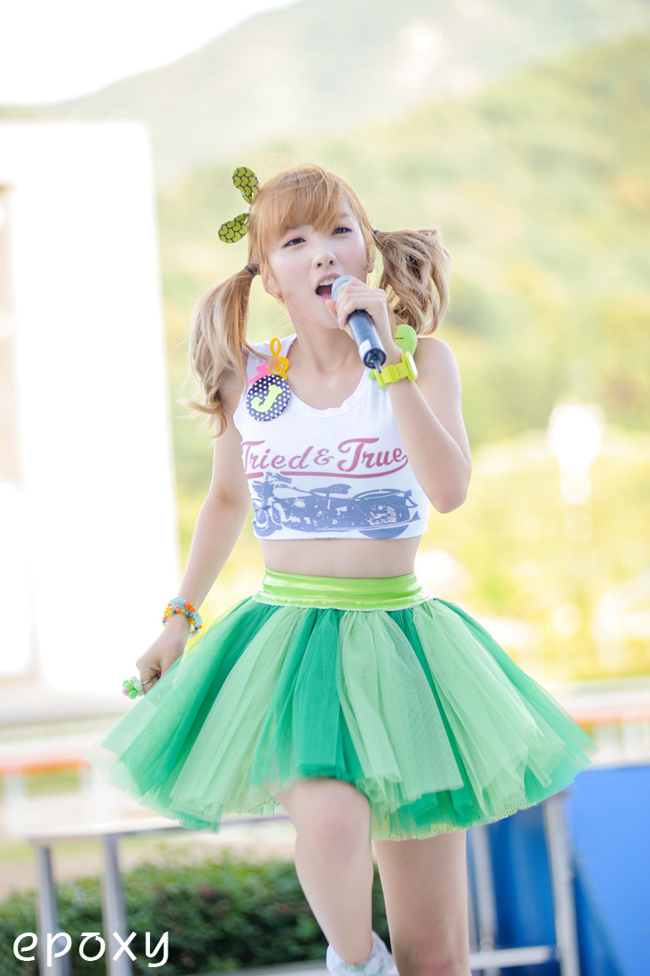 { 120730 / fantaken } Rainbow Pixie @ 2012 Hot Summer Dream Festival Tumblr_m80whu87nW1r9sfiao2_1280