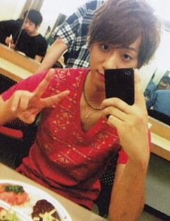 Photos de Koyama Keiichiro Tumblr_m80z74uH3x1qzhhuoo1_250