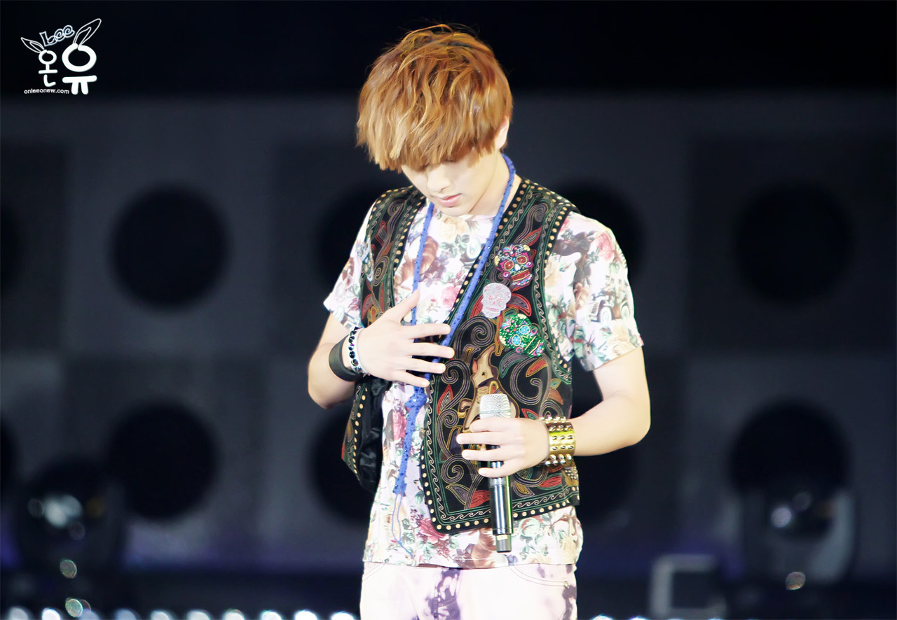 120727 Onew @ Yeosu Expo  Tumblr_m80zzwn7w91r8fs1io1_1280