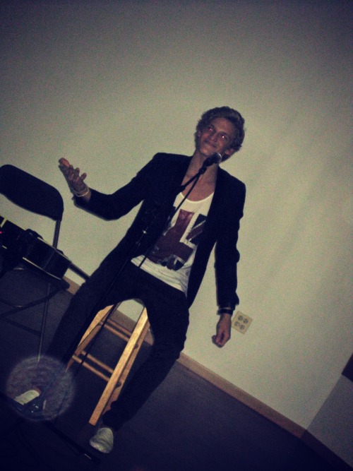 Cody Simpson.[2] - Page 20 Tumblr_m81qmyy9b21qfe0rio1_500