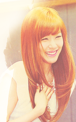 [PICS/GIFS][Update]Topic update red hair of TIFFANY Tumblr_m84cerEnFd1rbxs22o1_250