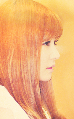 [PICS/GIFS][Update]Topic update red hair of TIFFANY Tumblr_m84cerEnFd1rbxs22o2_250