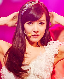 [FANYISM] [VER 9] Eye Smile(¯`'•.¸ Hoàng Mĩ Anh ¸.•'´¯) ♫ ♪ ♥ Tiffany Hwang ♫ ♪ ♥ Ngơ House - Page 30 Tumblr_m84zq3Orel1qloslzo2_250