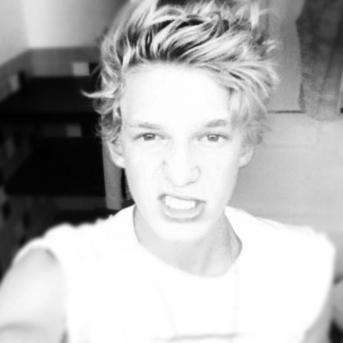 Cody Simpson. - Page 21 Tumblr_m8at8dpnJT1rcfl95o1_500