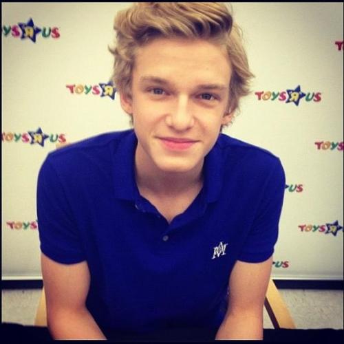 Cody Simpson. - Page 21 Tumblr_m8aukd2gkE1rc8u69o1_500