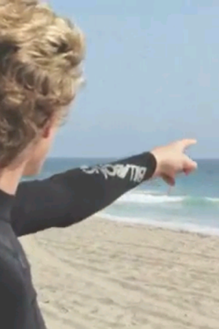 Cody Simpson. - Page 20 Tumblr_m8awp98LLI1rciyb0o1_400