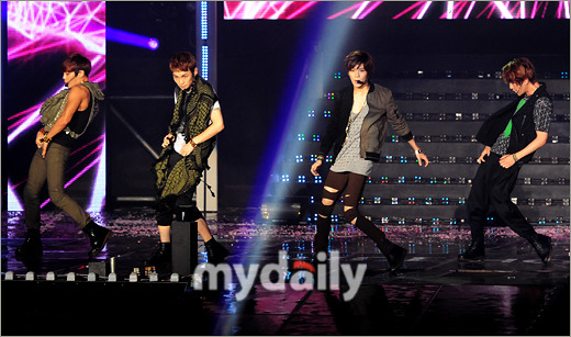  120808 SHINee @ Etude Pink Play Concert Tumblr_m8fy5iEbHR1qdtvhxo3_1280