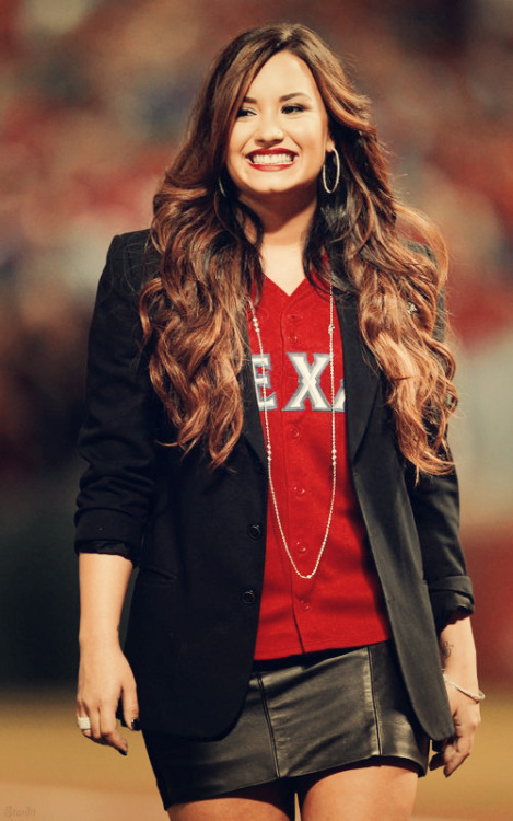 Demi Lovato. - Page 8 Tumblr_m8pd15OxJ81rzdrumo1_500