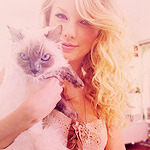 Taylor Swift - Sayfa 5 Tumblr_m8rs66dxFx1rvtexlo6_250