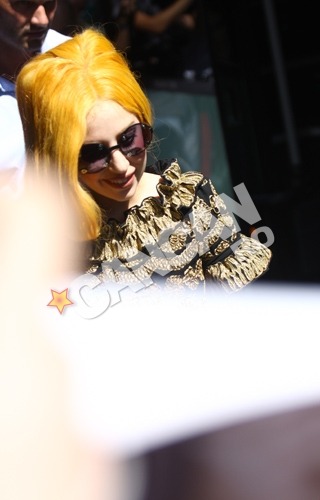 Lady Gaga . - Page 7 Tumblr_m8sqyrlFSQ1qdmb8eo3_400