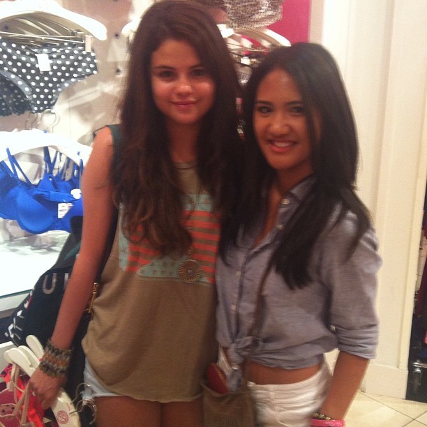 Selena Gomez[5] - Page 13 Tumblr_m8z3yvOaNe1rq31q9o1_1280