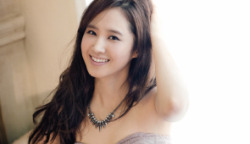 [PICS][26/08/2012]Yuri Ceci Sept issue Tumblr_m9ci9jWILR1qkmmr4o8_250