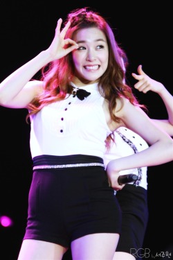 [FANYISM] [VER 6] Eye Smile(¯`'•.¸ Hoàng Mĩ Anh ¸.•'´¯) ♫ ♪ ♥ Tiffany Hwang ♫ ♪ ♥ Ngơ House - Page 3 Tumblr_m9i9flHSdb1r2xhr2o9_250