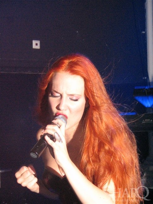 Fotos de Simone Simons - Página 11 Tumblr_m9ok28DU6b1rypqcfo1_500