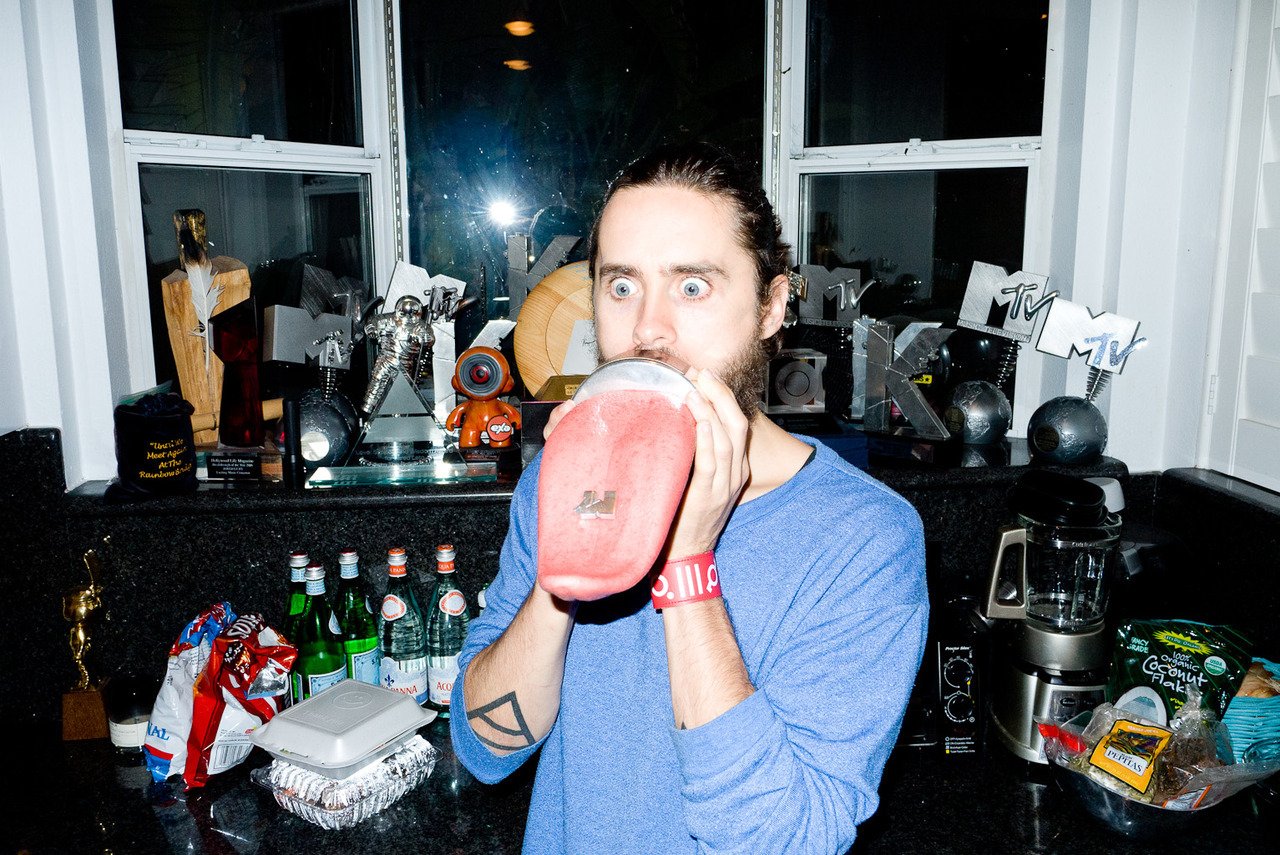 [PHOTOSHOOT] Jared Leto by Terry Richardson - Page 25 Tumblr_m9zpd6UxJT1qa42jro1_1280