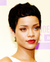 Rihanna Tumblr_ma0d6fUuF41rdwdsio3_250