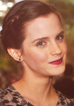 Emma Watson     Tumblr_ma2ell1orn1qcow1uo1_r1_250