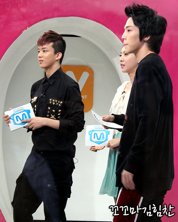 YoungJae & HimChan @ Mnet Wide Tumblr_mad5l2WXS31rnkj5ho1_1280