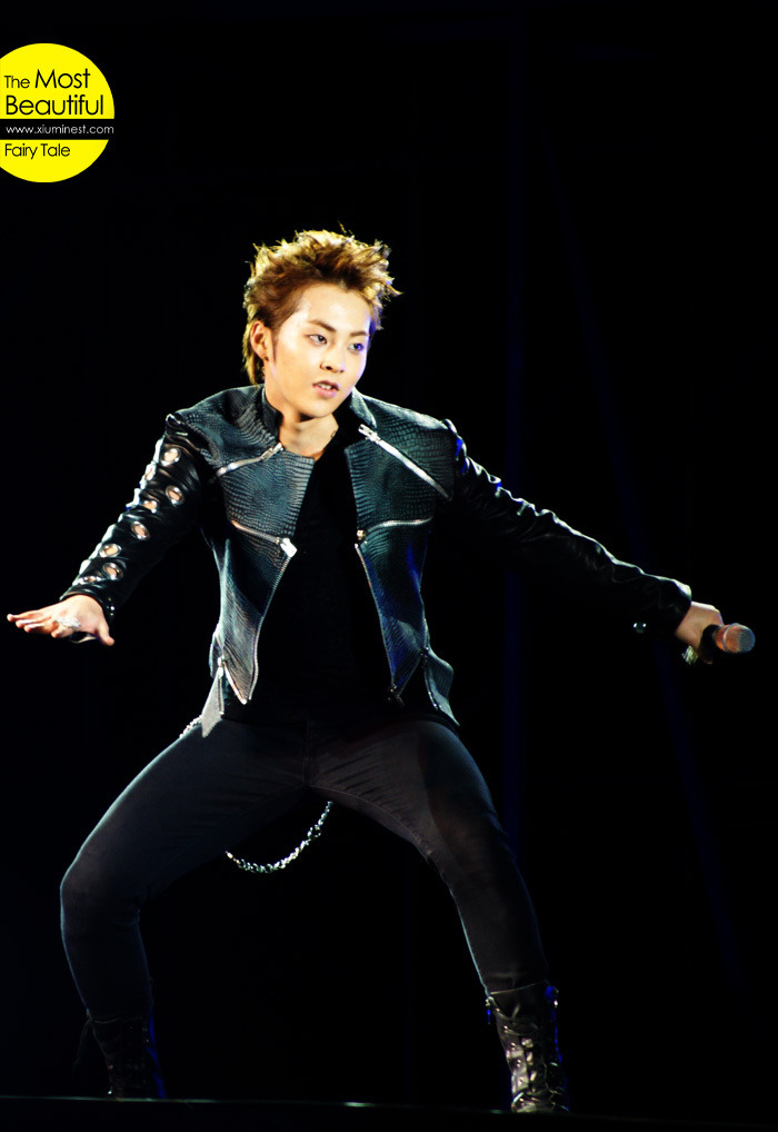 [Fantaken] 140912 EXO M XiuMin @ Kpop China Tumblr_madh53eRf11rut7v4o3_1280